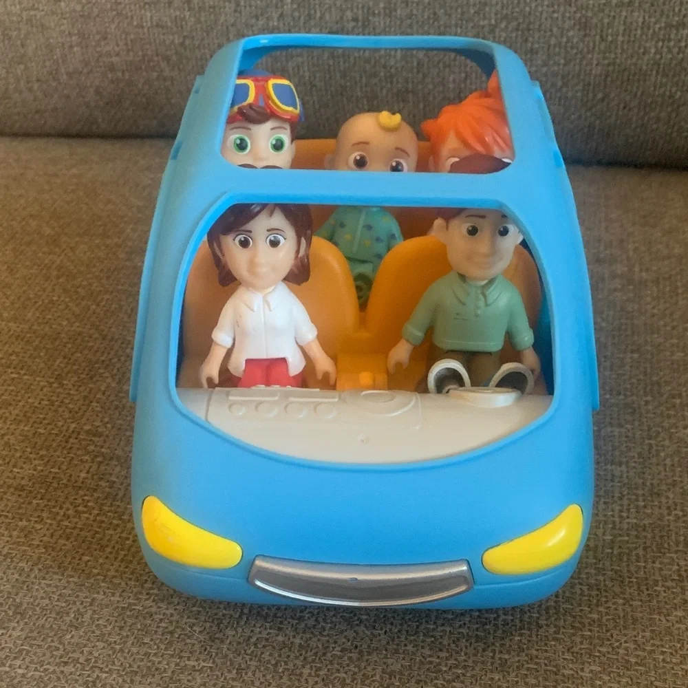 Cocomelon Talking Singing Blue Toy Van with Figures